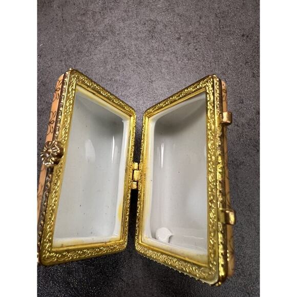 Vintage Decorative Porcelain Trinket Box Purse Design - Picture 4 of 9